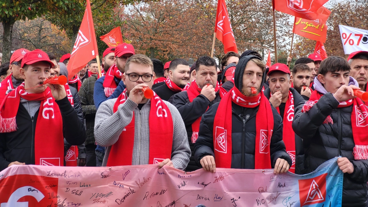 Azubis im Warnstreik